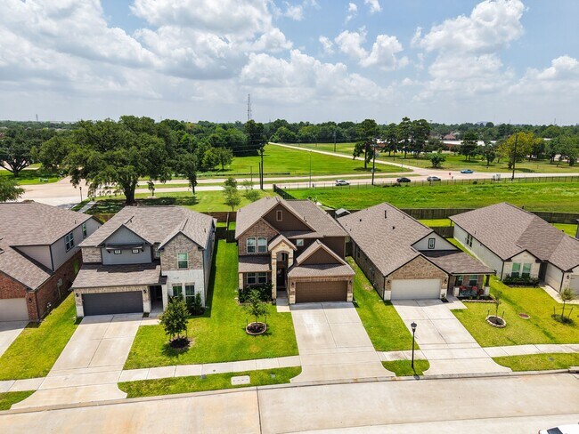 Building Photo - 5511 Gothic Oak Dr