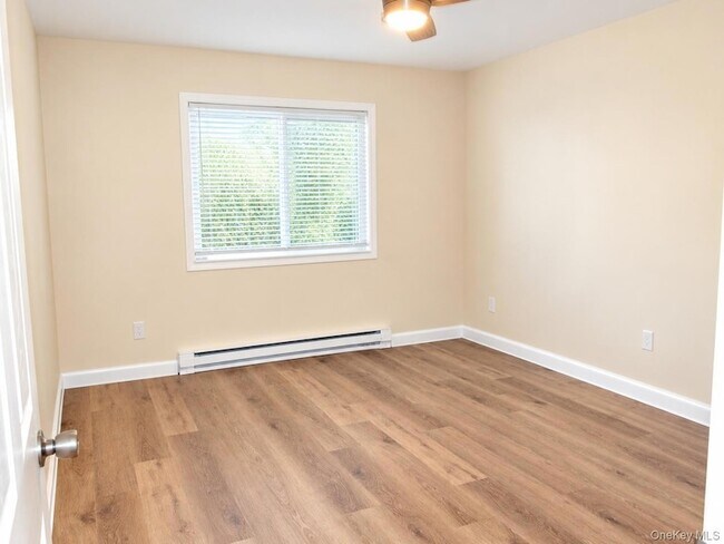 Building Photo - 506 Alden Ct N