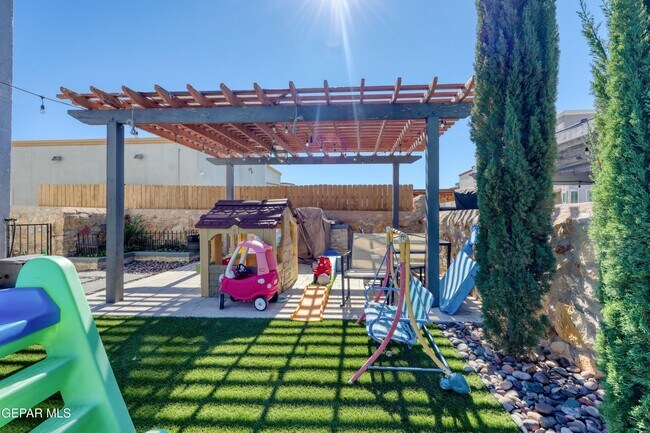 Building Photo - 2163 Enchanted Brk Dr