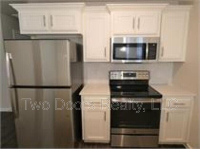 Building Photo - 411 Vail Cir