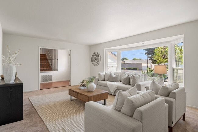 Building Photo - 700 S Yorba St