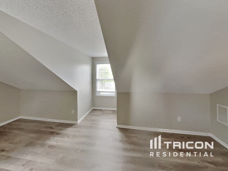 Building Photo - 2432 Egret Dr