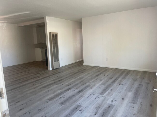 Building Photo - W. Connecticut Ave