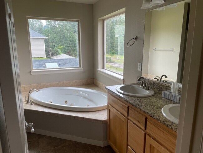 Building Photo - 2175 Mayfly St