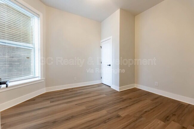 Building Photo - 4241 S Calumet Ave