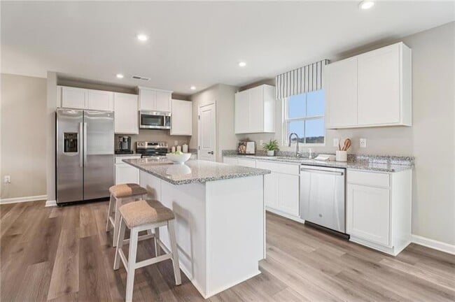 Building Photo - 6644 Red Oak Wy