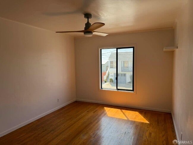 Building Photo - 1710 44th Ave