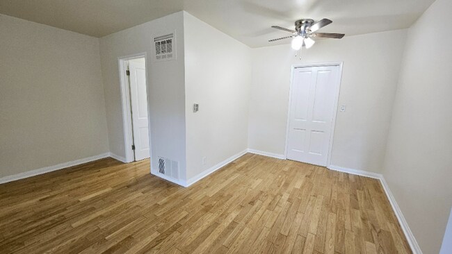 Building Photo - 4221 Los Feliz Blvd