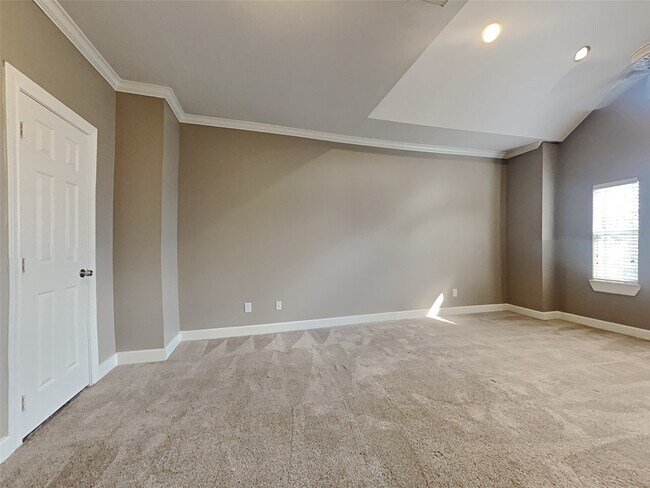 Building Photo - 5343 Kiam St