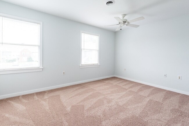 Building Photo - 2209 High Bush Cir