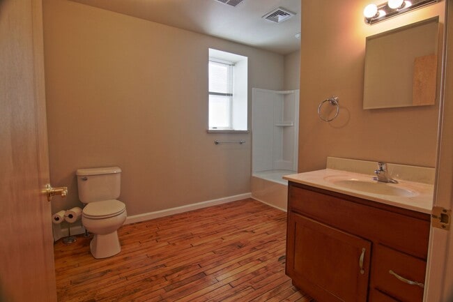 Building Photo - 1314 E Philadelphia Ave