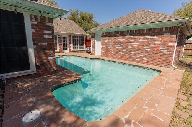 Building Photo - 4007 Spring Forest Dr