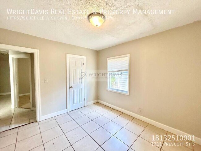 Building Photo - 1311 Prescott St S