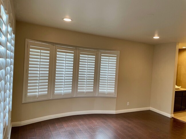 Building Photo - 2402 34th St