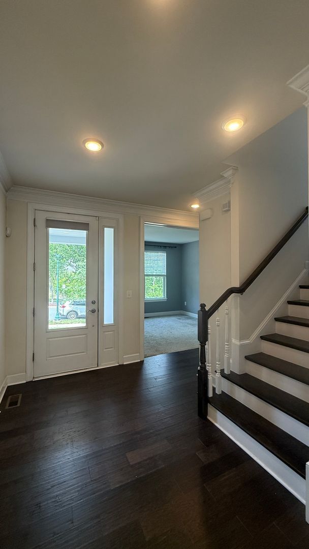 Building Photo - Craftsman-Style Home in Embrey Mill
