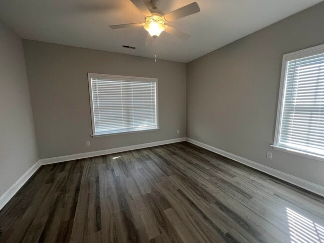 Building Photo - 711 Hobonny Lp