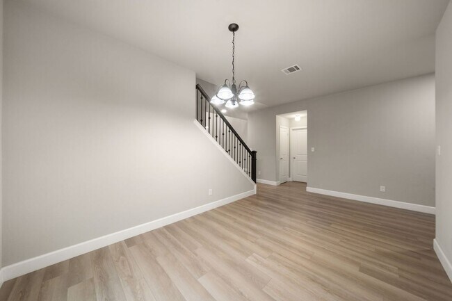Building Photo - 6905 Etna Way