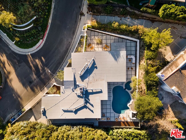 Building Photo - 2600 Zorada Dr