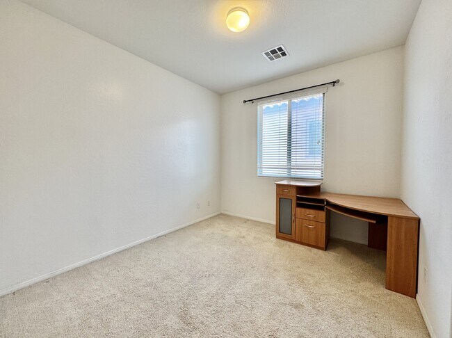 Building Photo - 10037 White Mulberry Dr