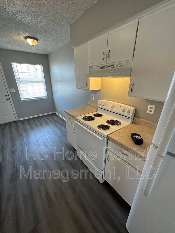 Building Photo - 506 A Skyvue Dr