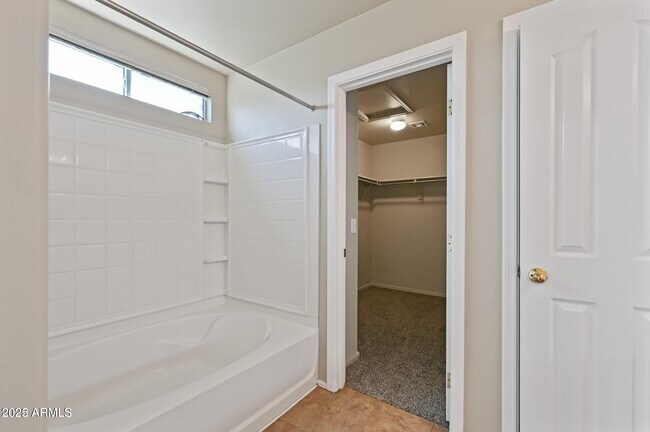 Building Photo - 4129 W Irwin Ave
