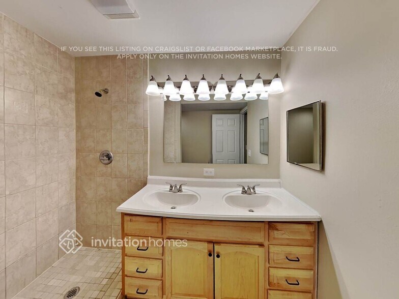 Building Photo - 14922 Philmore Rd