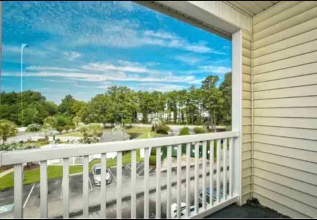 Building Photo - 498 River Oaks Dr
