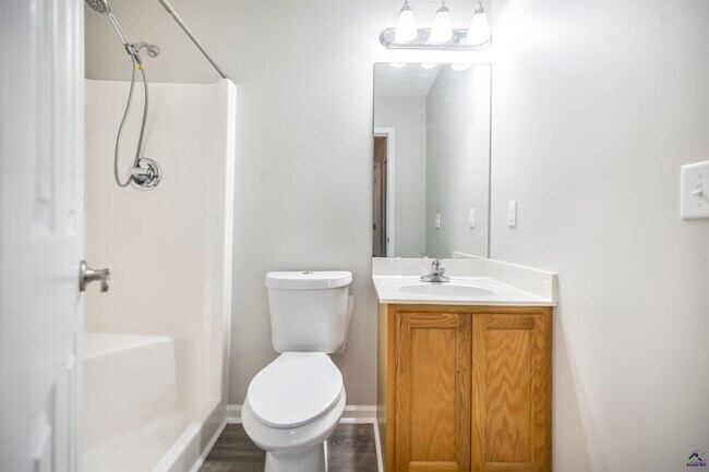 Building Photo - 309 Deerfield Cir