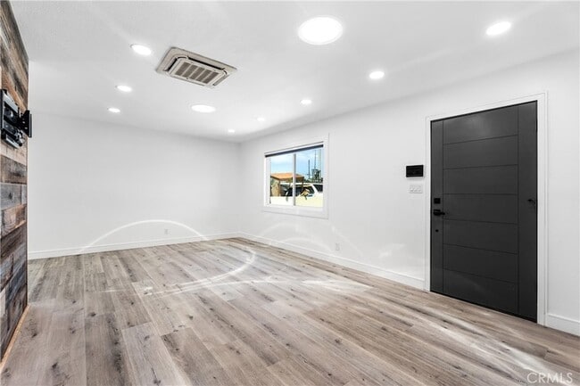 Building Photo - 8552 Marylee Dr