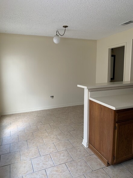 Building Photo - 3243 Oneal Ln