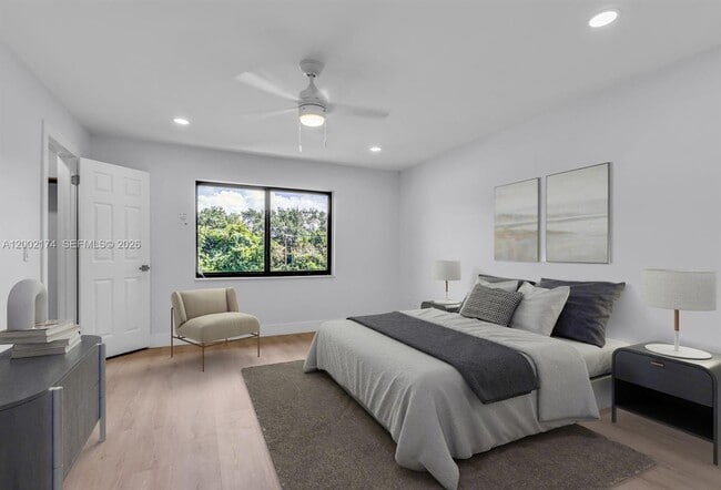 Building Photo - 8535 Casa Del Lago