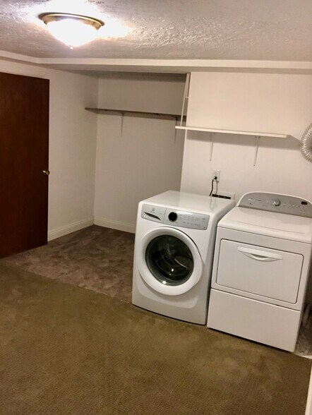 Laundry Room - 5509 W 13600 N