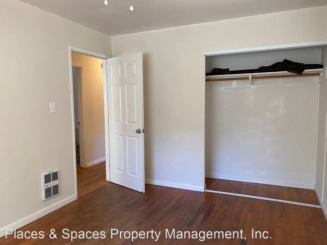 Building Photo - 3 br, 1 bath House - 2248 Park Marina