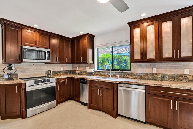 Building Photo - Boca Raton Beautifully Updated 4 Bedroom Pool Home