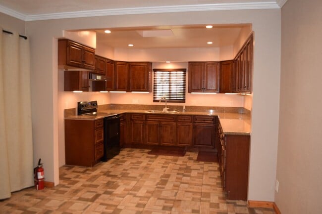 Building Photo - 11117 Hadler Dr