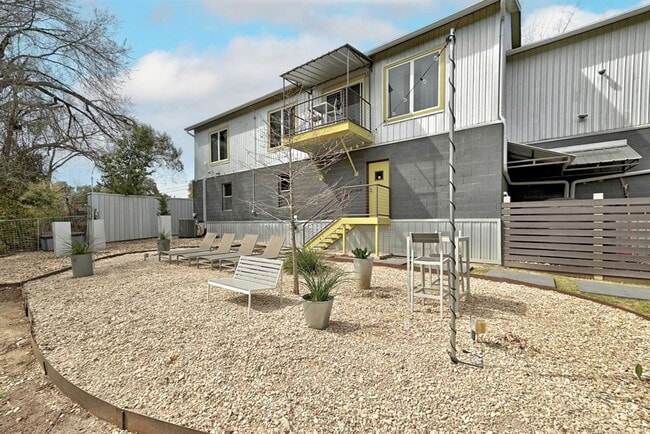 Building Photo - 1301 S 1st St