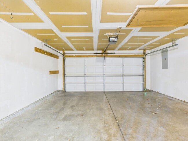 Building Photo - 1111 Pikes Peak Dr