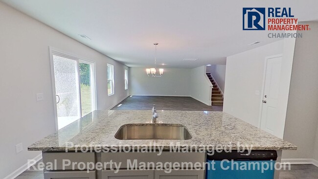Building Photo - Space Galore in This Beautiful 5 BD/3 BA H...