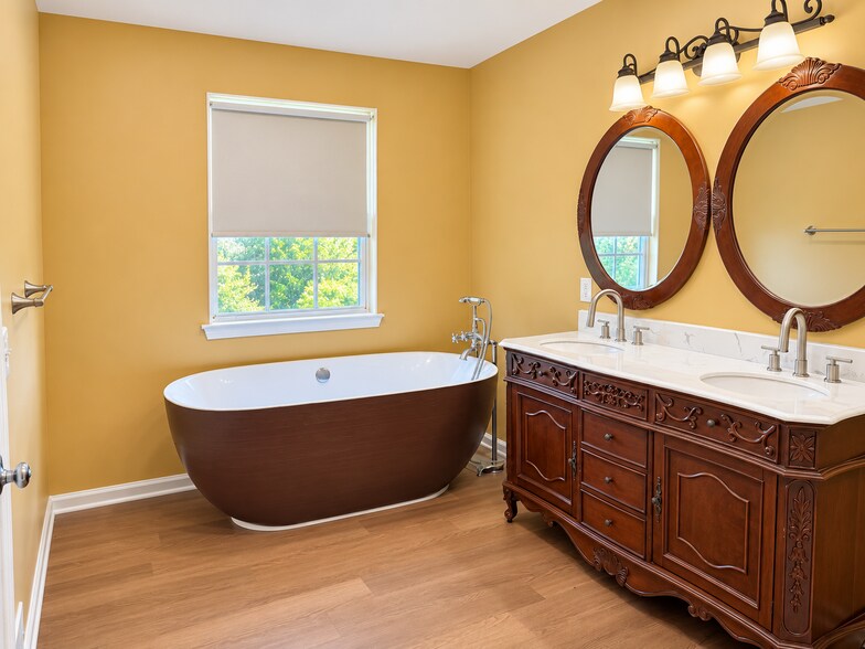 Building Photo - 9 Clearbrook Ln