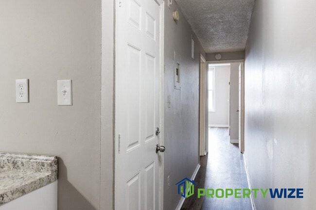 Building Photo - 517 Mosher St