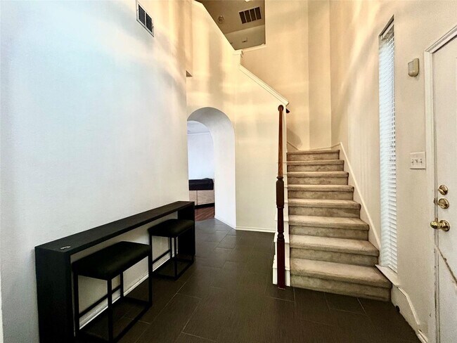 Building Photo - Spacious Home in BISD