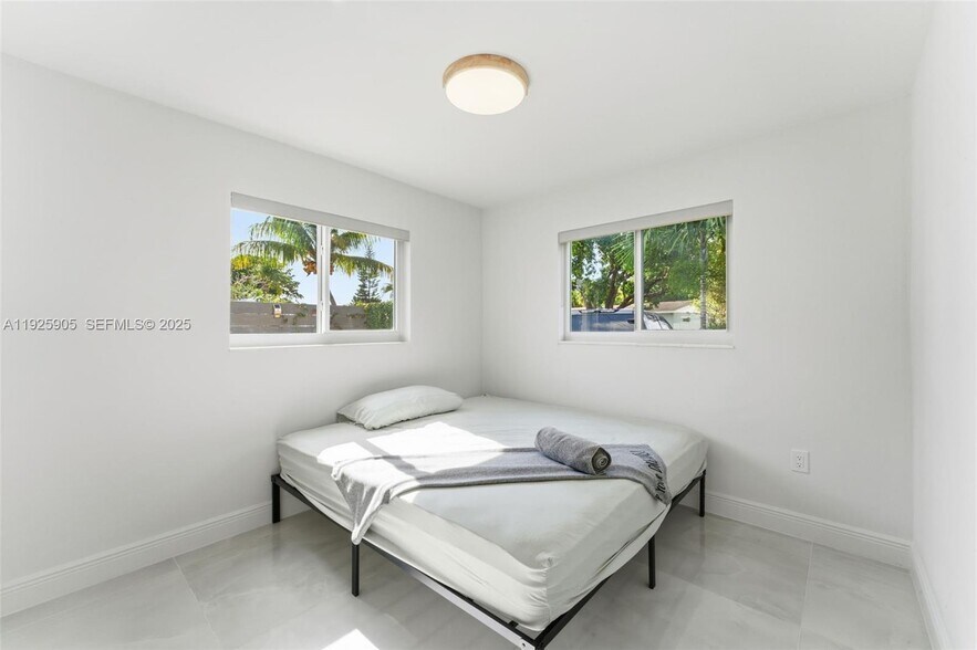 Building Photo - 251 N 71st Ave