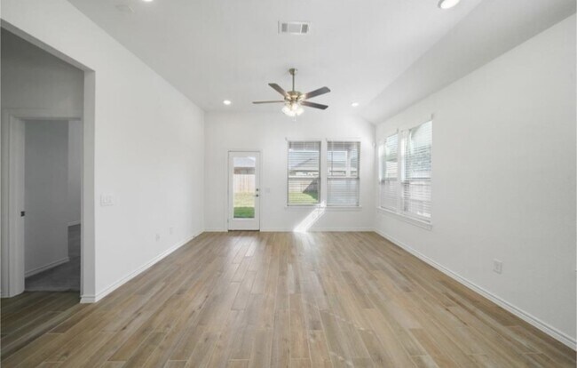 Building Photo - 1309 Tan Gable Ln