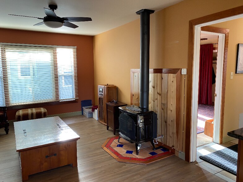 Building Photo - 203 Howard St