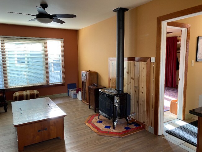 Building Photo - 203 Howard St