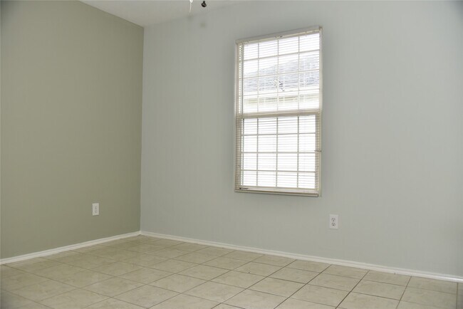 Building Photo - 10406 Sutter Glen Ln