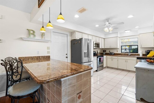 Building Photo - 1415 Langley Dr