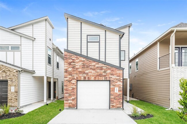 Primary Photo - 15254 Estrella Rd W