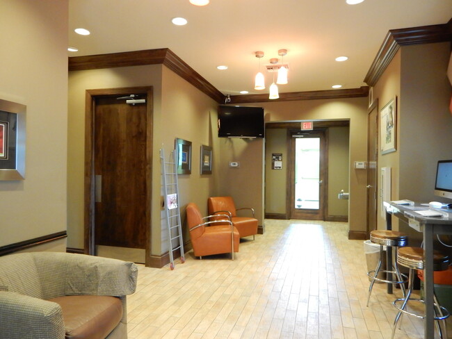 Building Photo - 555 Pacific Grove Dr