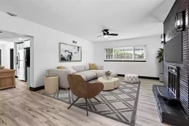 Staged Living room - 9511 N Dartmouth Ave